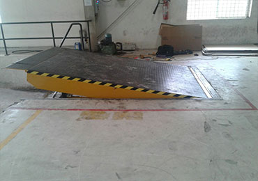Hydraulic-Dock-Leveler-Manufacturer-Chennai