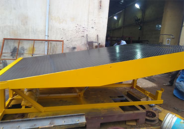 Hydraulic-Dock-Leveler-Manufacturer