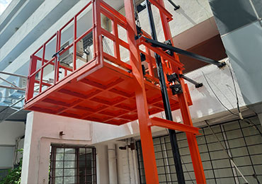 Hydraulic Goods Lift Manufacturers